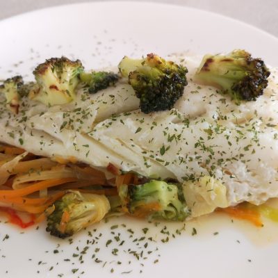 Bacalao con verduras en papiillot